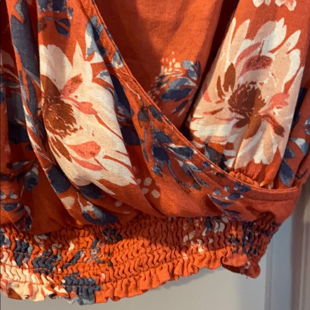 flowy patterned long sleeve - Picture 4 of 6